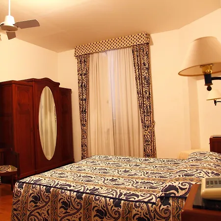 Italia 酒店 皮昂比诺